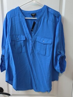 NWT Torrid Blue  3/4 Top